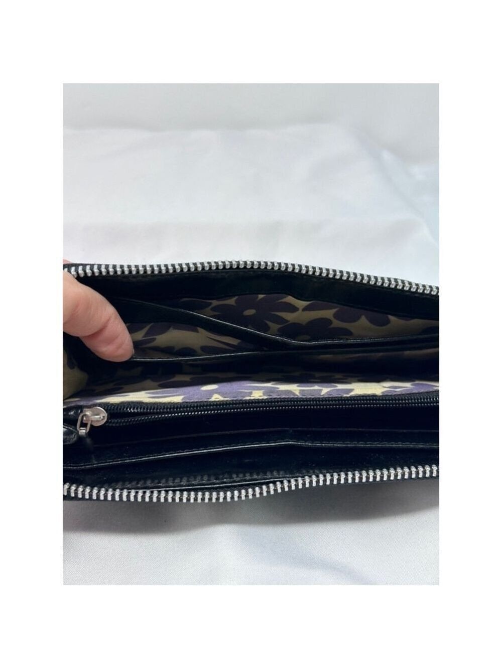 Nino BOSSI Black Leather Zip Around Wallet Floral Lined - Picture 8 of 11